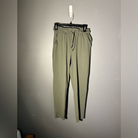 Lululemon Keep Moving Pant 7/8 High-Rise in Grey Sage Women’s Size 4 - Picture 2 of 5